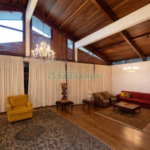 Casa, 5 dormitórios, 2 vagas, no bairro Cinqüentenário em Caxias do Sul para Comprar