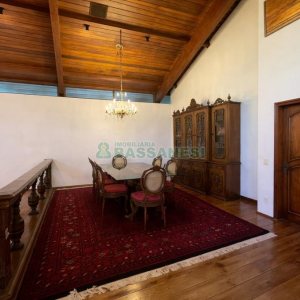 Casa, 5 dormitórios, 2 vagas, no bairro Cinqüentenário em Caxias do Sul para Comprar