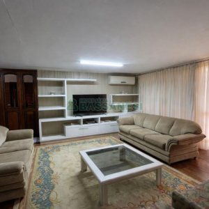 Casa, 5 dormitórios, 2 vagas, no bairro Cinqüentenário em Caxias do Sul para Comprar