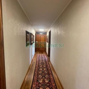 Casa, 5 dormitórios, 2 vagas, no bairro Cinqüentenário em Caxias do Sul para Comprar