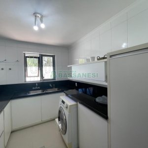 Casa, 5 dormitórios, 2 vagas, no bairro Cinqüentenário em Caxias do Sul para Comprar