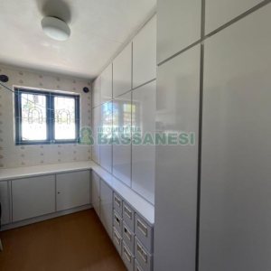 Casa, 5 dormitórios, 2 vagas, no bairro Cinqüentenário em Caxias do Sul para Comprar