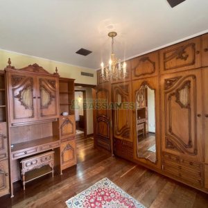 Casa, 5 dormitórios, 2 vagas, no bairro Cinqüentenário em Caxias do Sul para Comprar