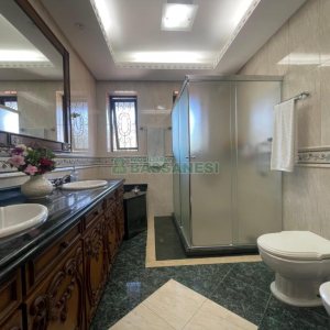 Casa, 5 dormitórios, 2 vagas, no bairro Cinqüentenário em Caxias do Sul para Comprar