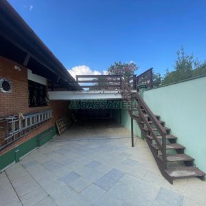 Casa, 5 dormitórios, 2 vagas, no bairro Cinqüentenário em Caxias do Sul para Comprar