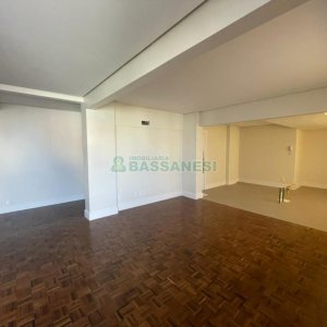 Apartamento com 200m², 3 dormitórios, 1 vaga, no bairro Centro em Caxias do Sul para Comprar