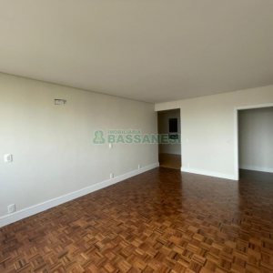 Apartamento com 200m², 3 dormitórios, 1 vaga, no bairro Centro em Caxias do Sul para Comprar
