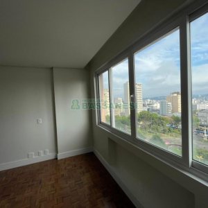 Apartamento com 200m², 3 dormitórios, 1 vaga, no bairro Centro em Caxias do Sul para Comprar
