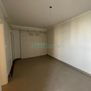 Apartamento com 200m², 3 dormitórios, 1 vaga, no bairro Centro em Caxias do Sul para Comprar