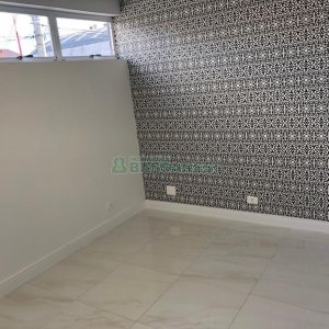 Casa com 598m², 5 dormitórios, 4 vagas, no bairro Cinqüentenário em Caxias do Sul para Comprar