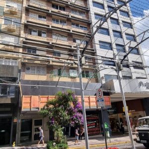 Sala com 38m², no bairro Centro em Caxias do Sul para Comprar