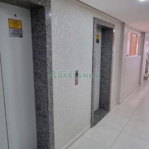 Sala com 38m², no bairro Centro em Caxias do Sul para Comprar