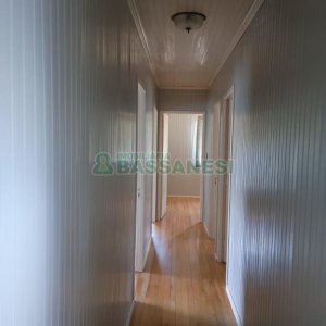 Casa com 195m², 3 dormitórios, 2 vagas, no bairro Galópolis em Caxias do Sul para Alugar