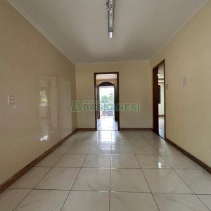 Casa com 250m², 3 dormitórios, 5 vagas, no bairro Jardim América em Caxias do Sul para Alugar