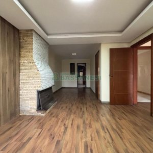 Casa com 250m², 3 dormitórios, 5 vagas, no bairro Jardim América em Caxias do Sul para Alugar