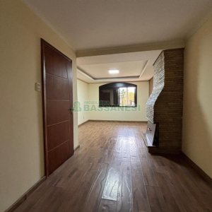 Casa com 250m², 3 dormitórios, 5 vagas, no bairro Jardim América em Caxias do Sul para Alugar