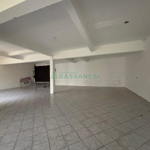 Casa com 250m², 3 dormitórios, 5 vagas, no bairro Jardim América em Caxias do Sul para Alugar