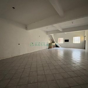 Casa com 250m², 3 dormitórios, 5 vagas, no bairro Jardim América em Caxias do Sul para Alugar