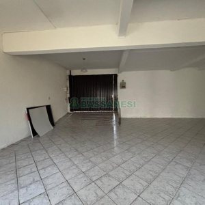 Casa com 250m², 3 dormitórios, 5 vagas, no bairro Jardim América em Caxias do Sul para Alugar