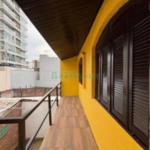 Casa com 250m², 3 dormitórios, 5 vagas, no bairro Jardim América em Caxias do Sul para Alugar