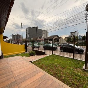 Casa com 250m², 3 dormitórios, 5 vagas, no bairro Jardim América em Caxias do Sul para Alugar