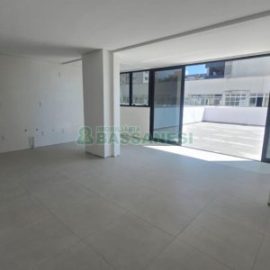 Kitinete com 106m², 1 dormitório, no bairro São Pelegrino em Caxias do Sul para Comprar