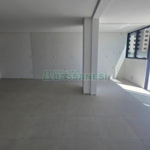 Kitinete com 106m², 1 dormitório, no bairro São Pelegrino em Caxias do Sul para Comprar
