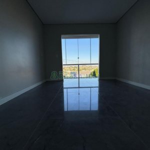 Casa com 160m², 3 dormitórios, no bairro Charqueadas em Caxias do Sul para Alugar