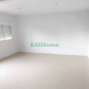Kitinete com 38m², 1 dormitório, no bairro Centro em Caxias do Sul para Alugar