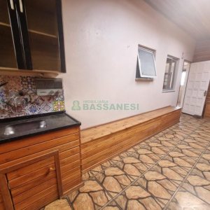 Casa com 150m², 3 dormitórios, 2 vagas, no bairro Planalto em Caxias do Sul para Alugar