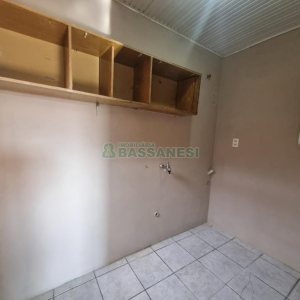 Casa com 150m², 3 dormitórios, 2 vagas, no bairro Planalto em Caxias do Sul para Alugar