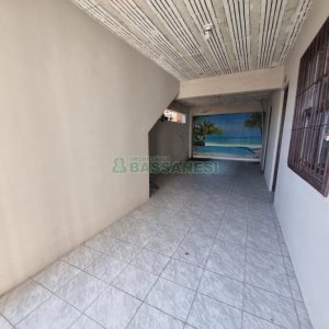 Casa com 150m², 3 dormitórios, 2 vagas, no bairro Planalto em Caxias do Sul para Alugar