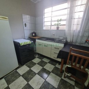 Kitinete com 30m², 1 dormitório, no bairro Planalto em Caxias do Sul para Alugar