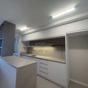 Apto Mobiliado com 110m², 3 dormitórios, 1 vaga, no bairro Petrópolis em Caxias do Sul para Alugar