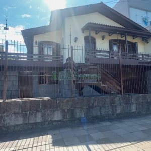 Casa Comercial com 280m², 3 dormitórios, 2 vagas, no bairro Cinqüentenário em Caxias do Sul para Alugar