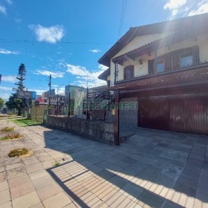 Casa Comercial com 280m², 3 dormitórios, 2 vagas, no bairro Cinqüentenário em Caxias do Sul para Alugar