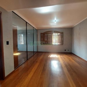 Casa Comercial com 280m², 3 dormitórios, 2 vagas, no bairro Cinqüentenário em Caxias do Sul para Alugar