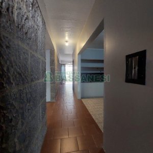 Casa Comercial com 280m², 3 dormitórios, 2 vagas, no bairro Cinqüentenário em Caxias do Sul para Alugar