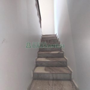 Casa Comercial com 280m², 3 dormitórios, 2 vagas, no bairro Cinqüentenário em Caxias do Sul para Alugar