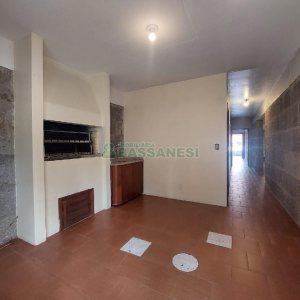 Casa Comercial com 280m², 3 dormitórios, 2 vagas, no bairro Cinqüentenário em Caxias do Sul para Alugar