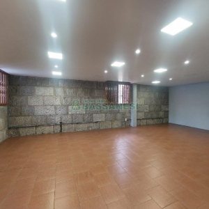 Casa Comercial com 280m², 3 dormitórios, 2 vagas, no bairro Cinqüentenário em Caxias do Sul para Alugar