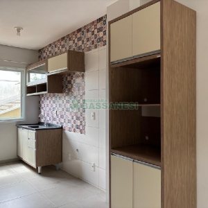 Casa com 96m², 2 dormitórios, 1 vaga, no bairro Charqueadas em Caxias do Sul para Alugar