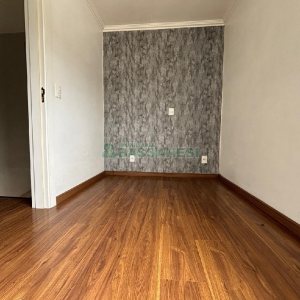 Casa com 96m², 2 dormitórios, 1 vaga, no bairro Charqueadas em Caxias do Sul para Alugar