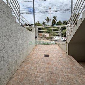 Casa com 96m², 2 dormitórios, 1 vaga, no bairro Charqueadas em Caxias do Sul para Alugar