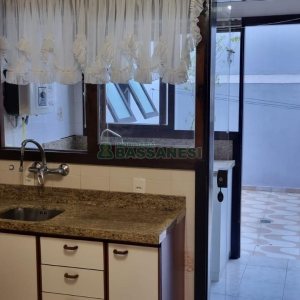 Apartamento com 73m², 2 dormitórios, 1 vaga, no bairro Pio X em Caxias do Sul para Comprar