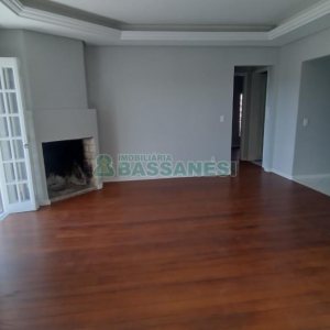 Casa com 148m², 3 dormitórios, 2 vagas, no bairro Santa Corona em Caxias do Sul para Comprar