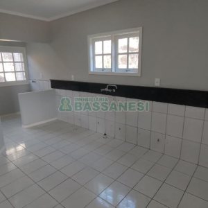 Casa com 148m², 3 dormitórios, 2 vagas, no bairro Santa Corona em Caxias do Sul para Comprar