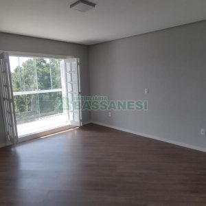 Casa com 148m², 3 dormitórios, 2 vagas, no bairro Santa Corona em Caxias do Sul para Comprar