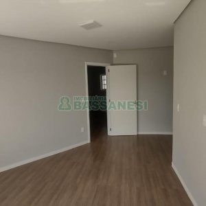 Casa com 148m², 3 dormitórios, 2 vagas, no bairro Santa Corona em Caxias do Sul para Comprar