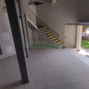 Casa com 148m², 3 dormitórios, 2 vagas, no bairro Santa Corona em Caxias do Sul para Comprar